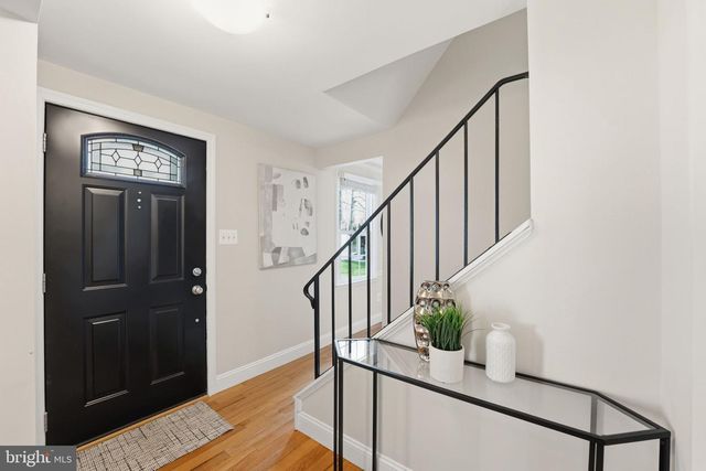 7803 FIELDCREST CT, Falls Church, VA 22042