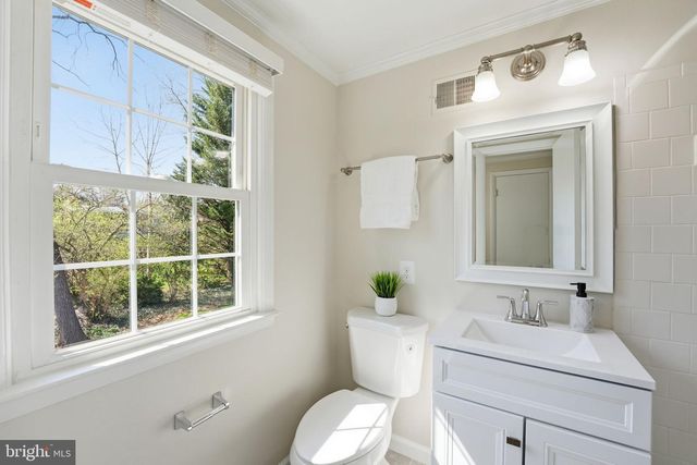 7803 FIELDCREST CT, Falls Church, VA 22042
