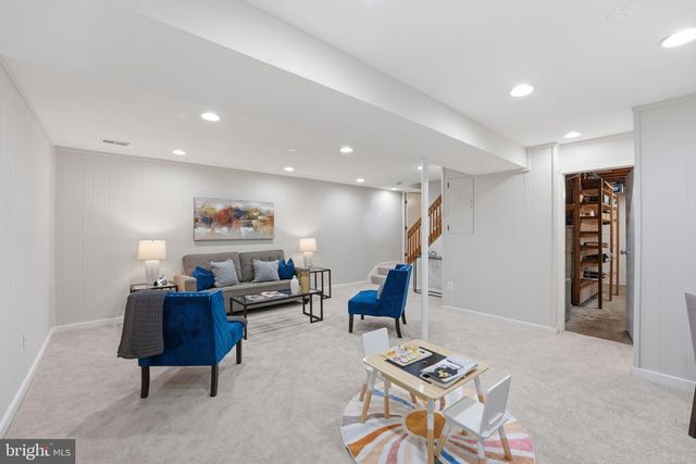 7803 FIELDCREST CT, Falls Church, VA 22042