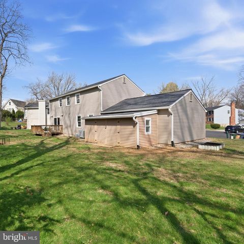 7803 FIELDCREST CT, Falls Church, VA 22042