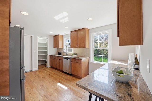 7803 FIELDCREST CT, Falls Church, VA 22042