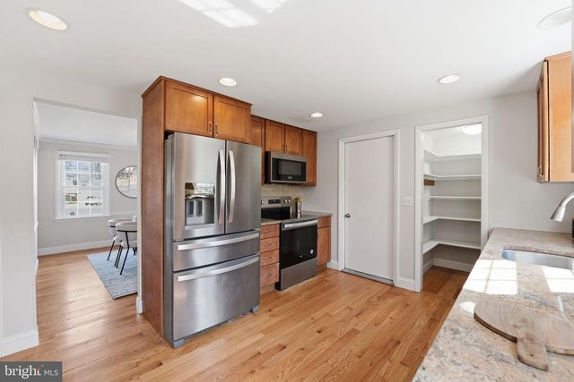 7803 FIELDCREST CT, Falls Church, VA 22042