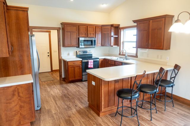 2065 Michael Lane, River Falls, WI 54022