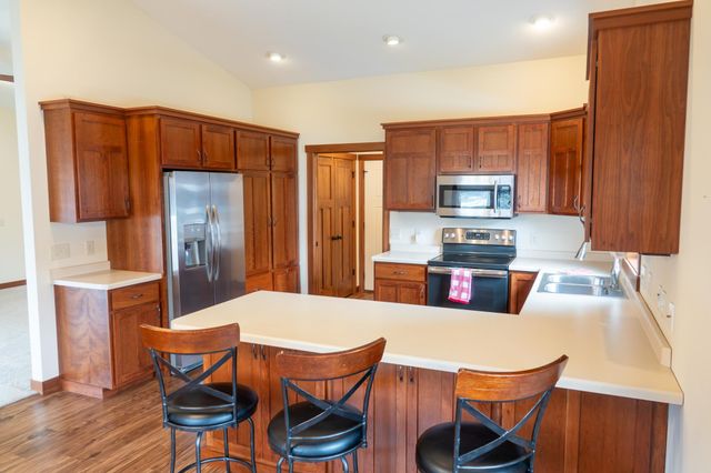 2065 Michael Lane, River Falls, WI 54022