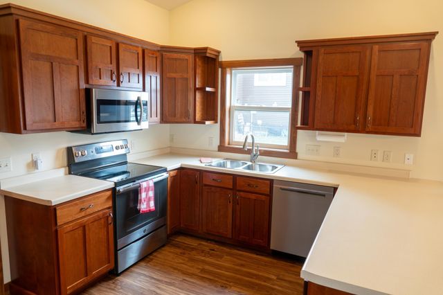 2065 Michael Lane, River Falls, WI 54022