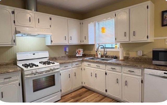 615 Rogues Fork Rd, Bethpage, TN 37022