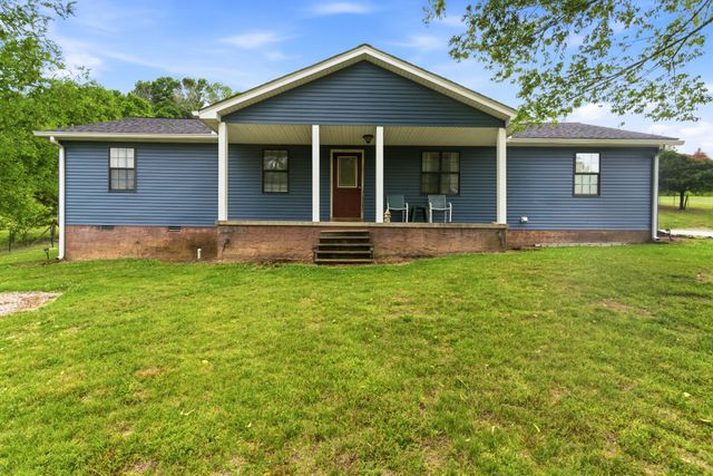 615 Rogues Fork Rd, Bethpage, TN 37022