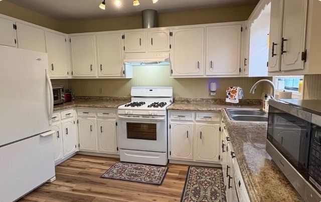 615 Rogues Fork Rd, Bethpage, TN 37022