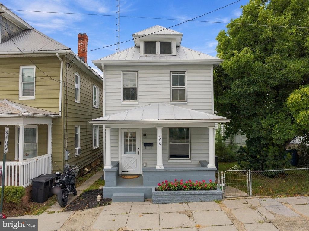 615 VIRGINIA AVE, Martinsburg, WV 25401