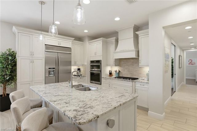 16378 Viansa WAY 202, Naples, FL 34110