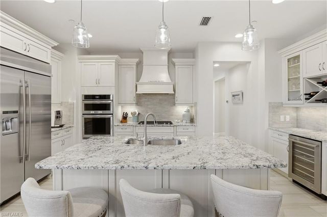 16378 Viansa WAY 202, Naples, FL 34110