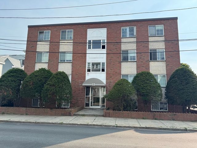 12 Woodland St 22, Everett, MA 02149