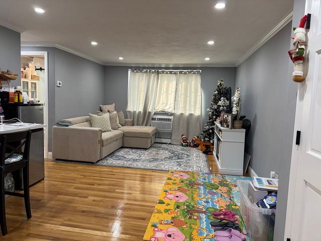 12 Woodland St 22, Everett, MA 02149