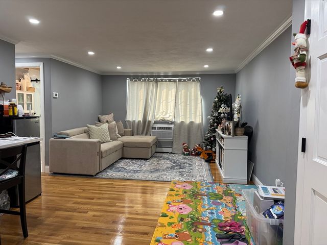 12 Woodland St 22, Everett, MA 02149