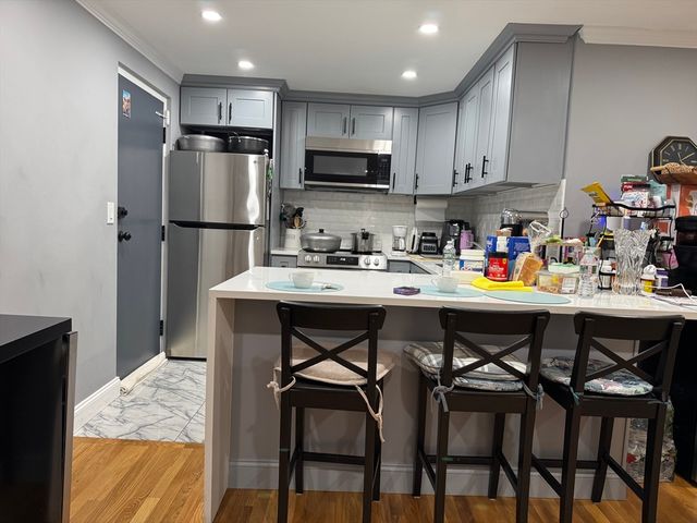 12 Woodland St 22, Everett, MA 02149