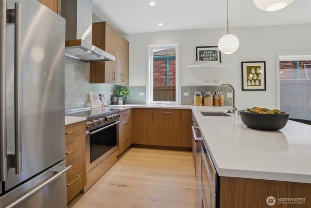 8328 24th Avenue NW, Seattle, WA 98117