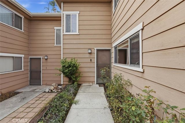 600 W Lambert Road 48, La Habra, CA 90631