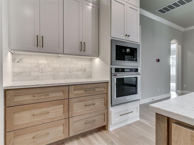 16413 Burgundy West Drive, Edmond, OK 73013