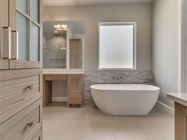 16413 Burgundy West Drive, Edmond, OK 73013