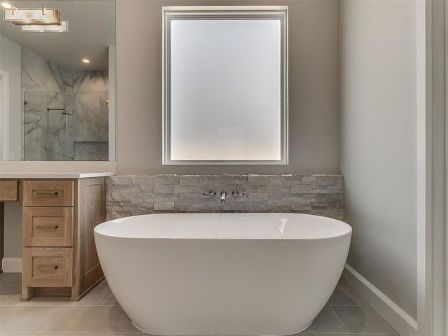 16413 Burgundy West Drive, Edmond, OK 73013