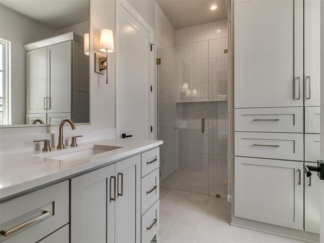 16413 Burgundy West Drive, Edmond, OK 73013