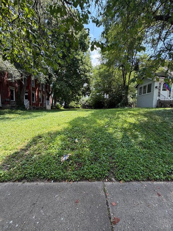 1965 Kinney Avenue, Cincinnati, OH 45207