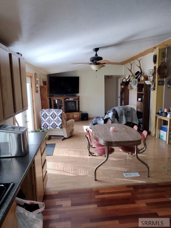 Image 16 of property listing at 3195 N 3350 W, Moore, ID 83255