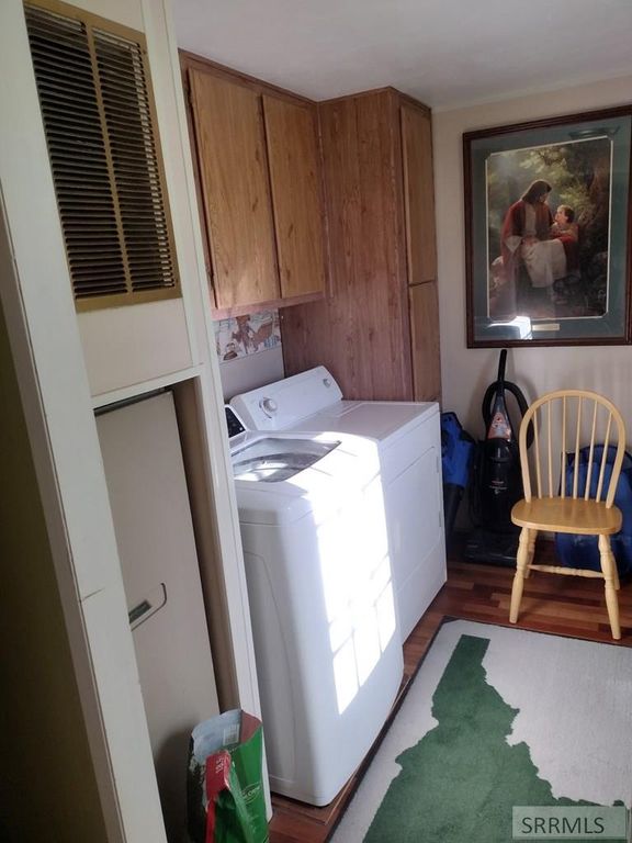 Image 20 of property listing at 3195 N 3350 W, Moore, ID 83255