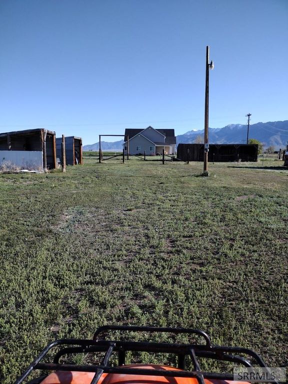 Image 4 of property listing at 3195 N 3350 W, Moore, ID 83255