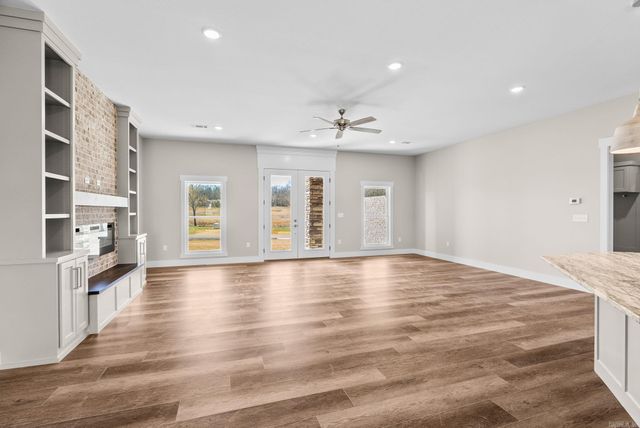 122 Republican Loop, Greenbrier, AR 72058