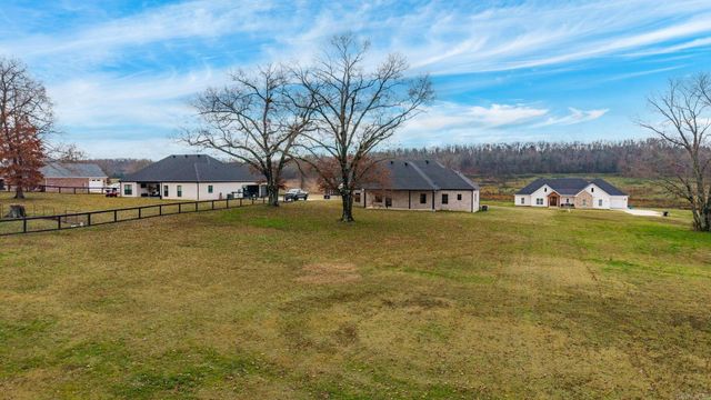 122 Republican Loop, Greenbrier, AR 72058