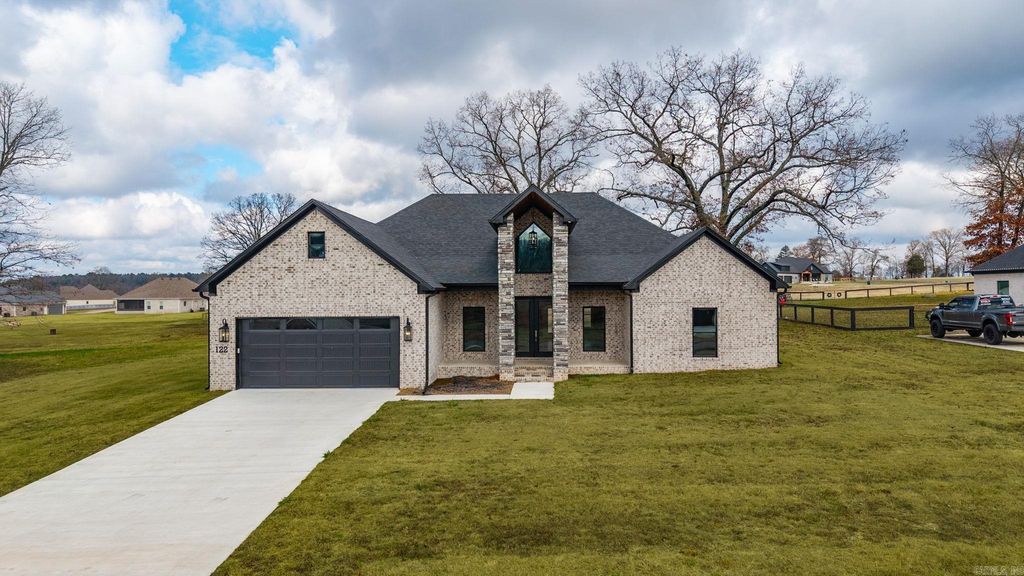 122 Republican Loop, Greenbrier, AR 72058