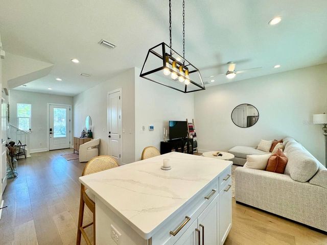 3722 W MANGO AVENUE 6, Tampa, FL 33611