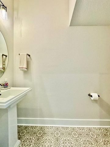 3722 W MANGO AVENUE 6, Tampa, FL 33611