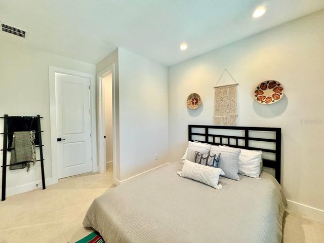 3722 W MANGO AVENUE 6, Tampa, FL 33611