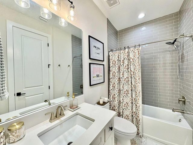 3722 W MANGO AVENUE 6, Tampa, FL 33611