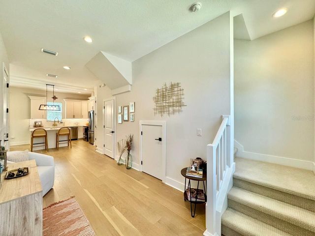 3722 W MANGO AVENUE 6, Tampa, FL 33611