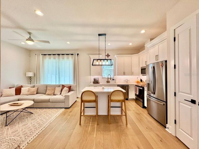 3722 W MANGO AVENUE 6, Tampa, FL 33611