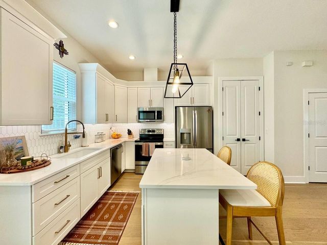 3722 W MANGO AVENUE 6, Tampa, FL 33611