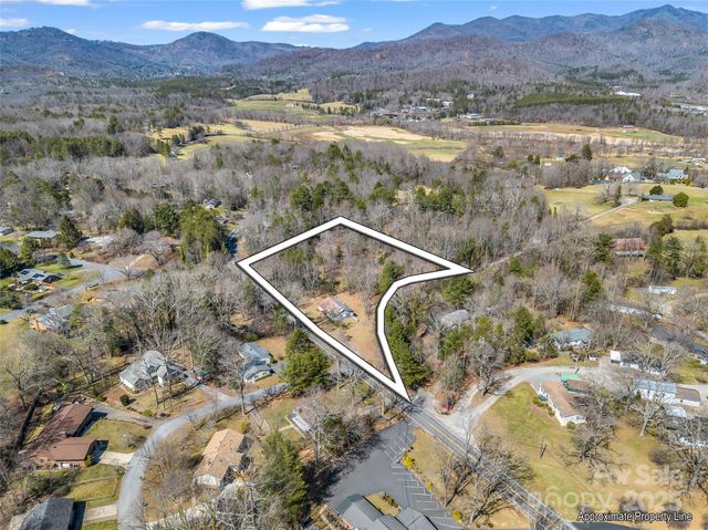156 Warren Wilson Road, Swannanoa, NC 28778