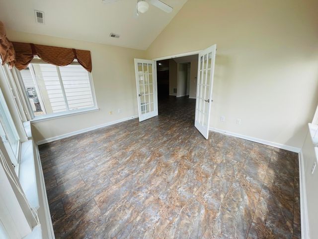 117 Colonial Woods Drive, Mount Vernon, OH 43050