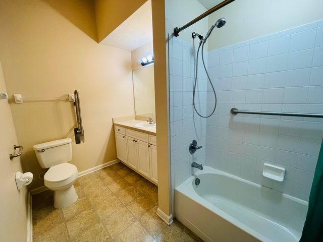 117 Colonial Woods Drive, Mount Vernon, OH 43050