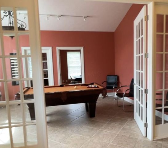 117 Colonial Woods Drive, Mount Vernon, OH 43050