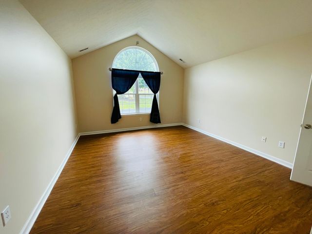 117 Colonial Woods Drive, Mount Vernon, OH 43050