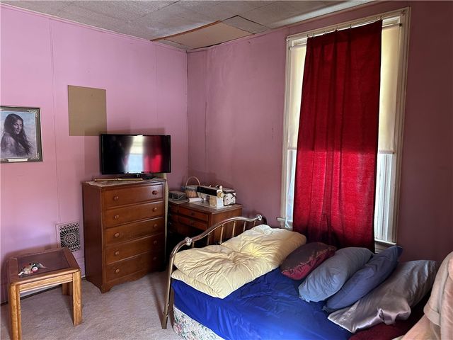 172 Franklin Ave, Vandergrift, PA 15690