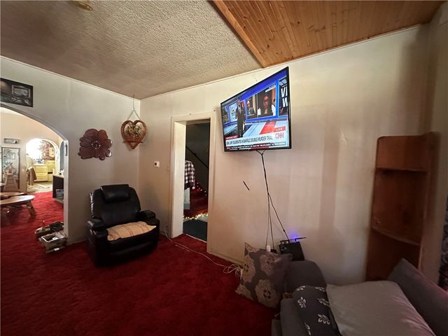 172 Franklin Ave, Vandergrift, PA 15690