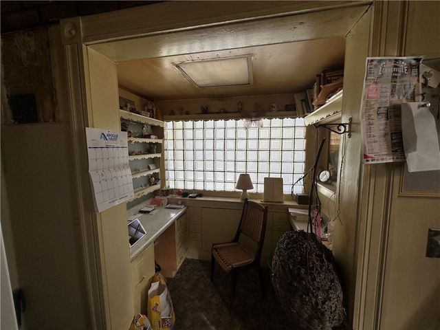 172 Franklin Ave, Vandergrift, PA 15690