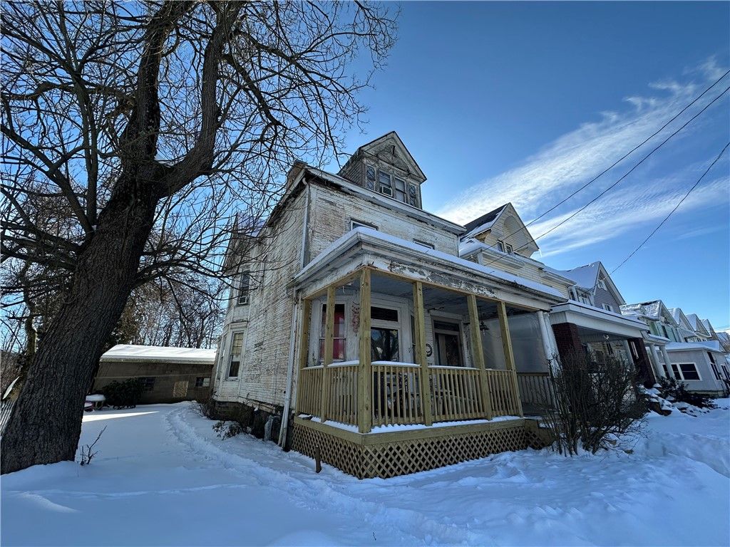 172 Franklin Ave, Vandergrift, PA 15690