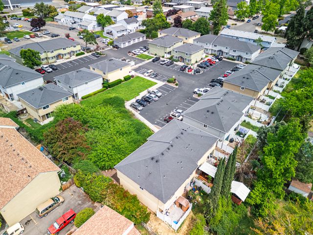 2030 Brookhurst Street 47, Medford, OR 97504