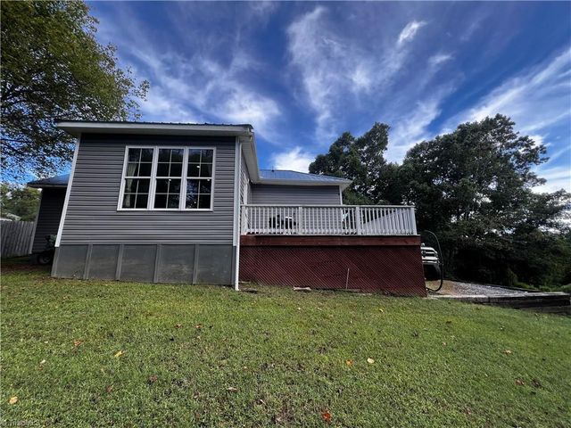 1020 Frank Street, Mount Airy, NC 27030